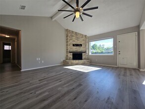 22027 Rockgate Dr in Spring, TX - Foto de edificio - Building Photo