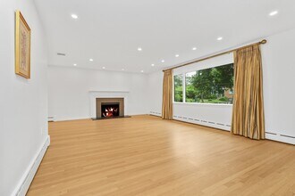 18 Mignon Rd in Newton, MA - Building Photo - Building Photo