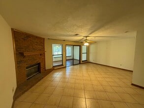 3207 Shamrock St E in Tallahassee, FL - Building Photo - Building Photo