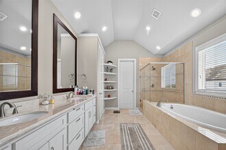 9413 Fannin St in Houston, TX - Building Photo - Building Photo