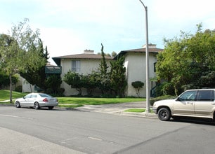 Westview Apartments in Newport Beach, CA - Building Photo - Building Photo