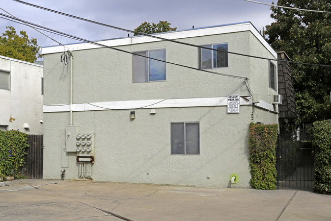 2416 S St in Sacramento, CA - Building Photo - Building Photo