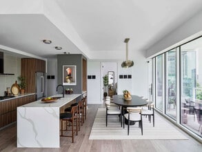 2811 Maple in Dallas, TX - Building Photo - Building Photo