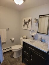 106 Granite St, Unit 3 in Rockport, MA - Foto de edificio - Building Photo