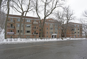 3445 Ridgewood Apartments