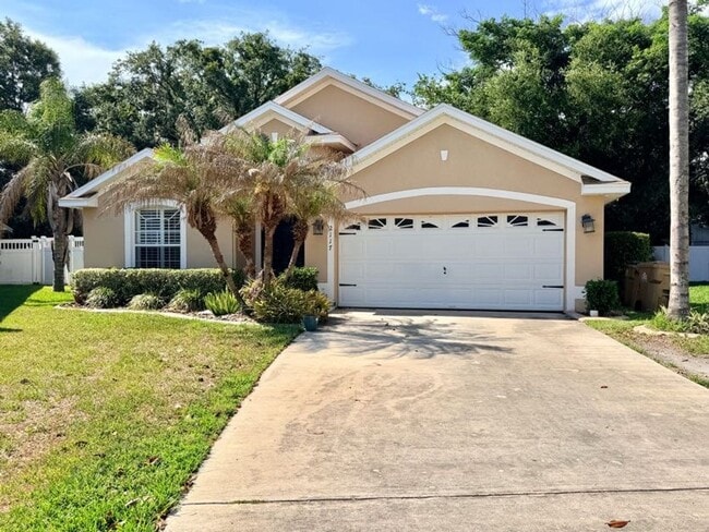 property at 2117 Briarcliff Cir