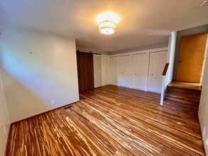 1647 Jeannette Plz NW in Bainbridge Island, WA - Building Photo - Building Photo