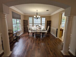 9910 Jasmine Creek Dr in Austin, TX - Building Photo - Building Photo