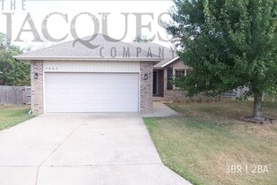 3904 N Grassland Dr in Ozark, MO - Building Photo