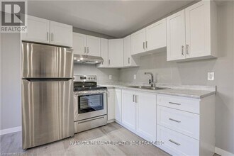 1176 Hamilton Rd in London, ON - Building Photo - Building Photo