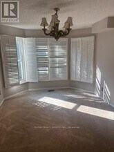6653 Mockingbird Ln in Mississauga, ON - Building Photo - Building Photo