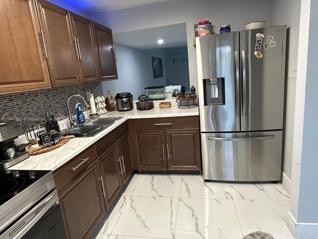 property at 6345 SW 138th Ct