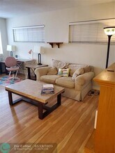 2050 NE 39th St in Lighthouse Point, FL - Foto de edificio - Building Photo