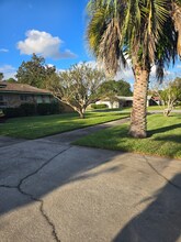 8457 Graybar Dr in Jacksonville, FL - Building Photo - Building Photo