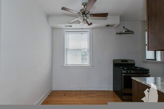 3620 N Marshfield Ave, Unit 3620-1B in Chicago, IL - Building Photo - Building Photo