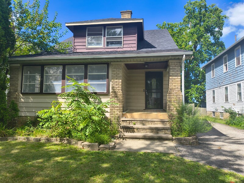 10401 Plymouth Ave in Garfield Heights, OH - Building Photo