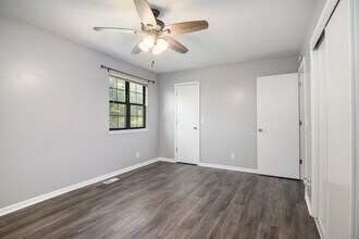 217 Stonebridge Ln in Smithville, MO - Building Photo - Building Photo