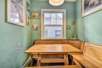 8311 NE Sacramento St in Portland, OR - Building Photo - Building Photo