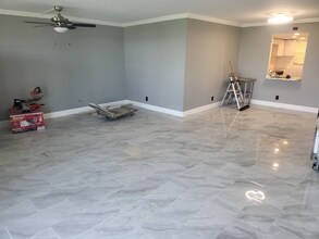 3100 W Rolling Hills Cir in Davie, FL - Building Photo - Building Photo