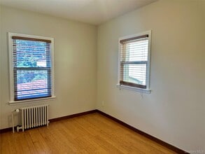 53-56-56 72nd Pl in Queens, NY - Building Photo - Building Photo