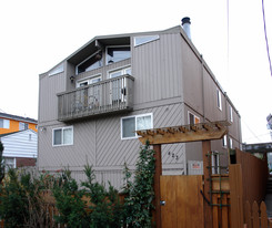 423 NE Ravenna Blvd in Seattle, WA - Building Photo