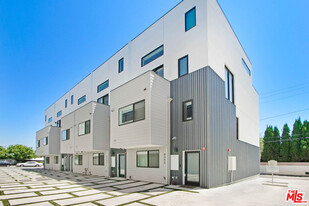 6355 Elmer Ave in Los Angeles, CA - Foto de edificio - Building Photo