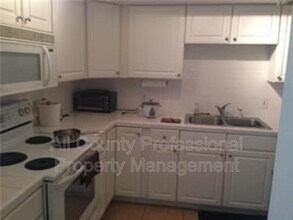 2461 SW 82nd Ave in Davie, FL - Building Photo - Building Photo