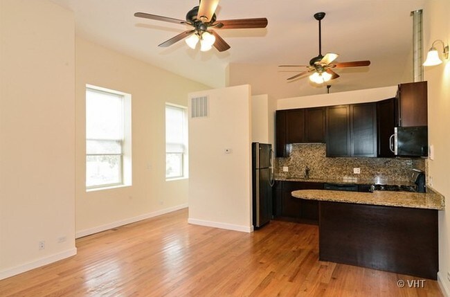 2415 W 24th St-Unit -(VACANT) 3 in Chicago, IL - Building Photo - Building Photo