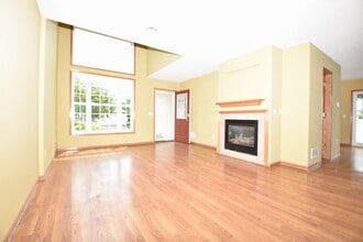 411 Wilderness Dr in Chaska, MN - Building Photo - Building Photo