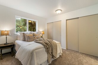 2103 W Xenia Ln, Unit 2103 in Bellingham, WA - Foto de edificio - Building Photo