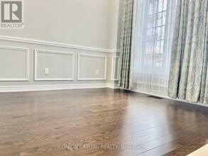 707 Clifford Perry Pl in Newmarket, ON - Building Photo - Building Photo