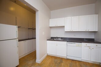 1320.5 W Oak St in Chicago, IL - Building Photo - Building Photo