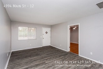 4994 Main St in Sylvania, OH - Building Photo - Building Photo