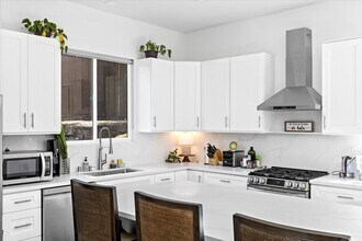 14248 Via Michelangelo, Unit 14250 in San Diego, CA - Building Photo - Building Photo