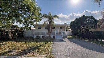 109 SW 1st Ave in Hallandale Beach, FL - Building Photo