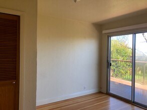 12115 Dry Creek Rd in Auburn, CA - Building Photo - Building Photo