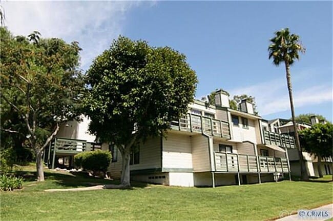 property at 2017 Orchard Dr