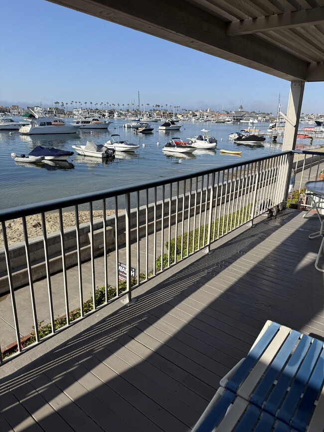 706 S Bay Front in Newport Beach, CA - Foto de edificio - Building Photo