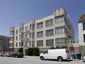 1690 Greenwich St in San Francisco, CA - Building Photo - Building Photo