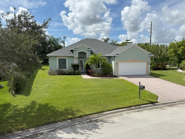 1203 Scarlet Oak Cir in Vero Beach, FL - Building Photo - Building Photo