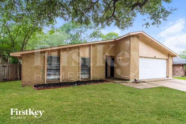 5111 Karenbeth Dr in Houston, TX - Foto de edificio - Building Photo