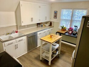 1608 Thomas Ave W in St. Paul, MN - Building Photo - Building Photo