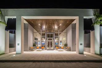 Allure by Windsor in Boca Raton, FL - Foto de edificio - Building Photo