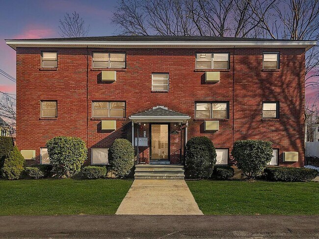 8 Friend St, Unit 3