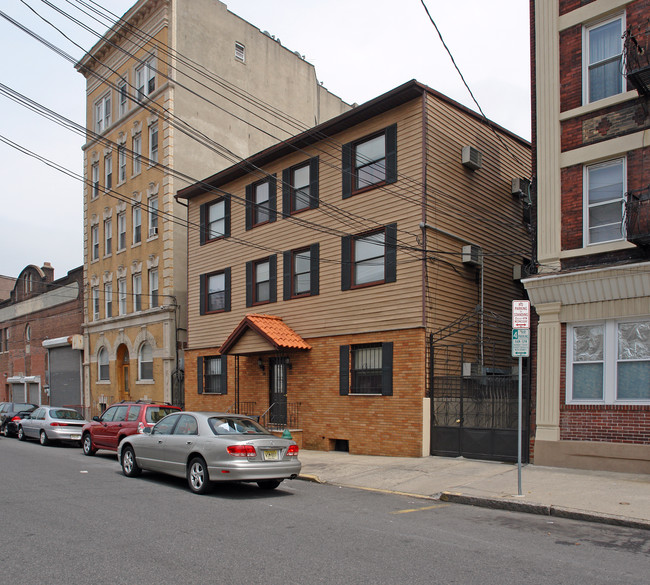 20-22 Madison St in Newark, NJ - Foto de edificio - Building Photo