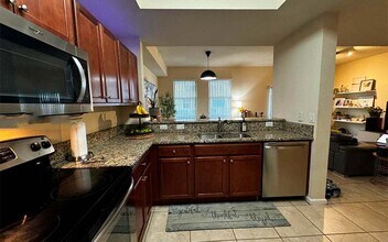 11603 NW 89th St in Doral, FL - Building Photo - Building Photo