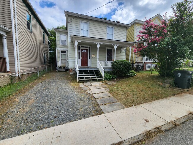 1110 11th St in Lynchburg, VA - Building Photo - Building Photo