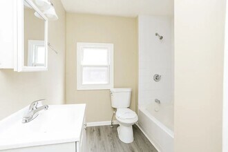 4541 W Altgeld St in Chicago, IL - Building Photo - Building Photo