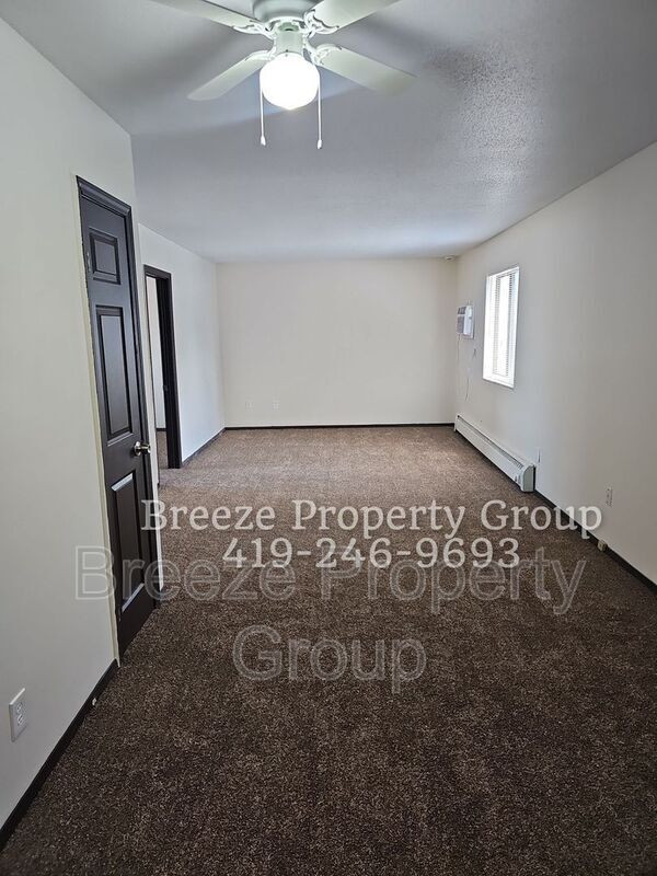 4912 Douglas Rd in Toledo, OH - Building Photo - Building Photo