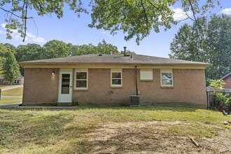 8210 Candelabrum Pl in Louisville, KY - Building Photo - Building Photo